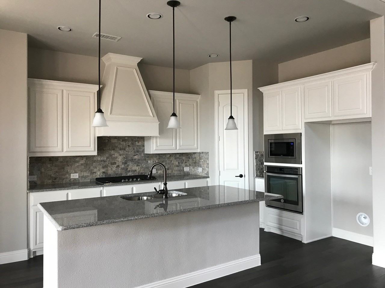 5905 Adair Ln - Photo 3 of 18