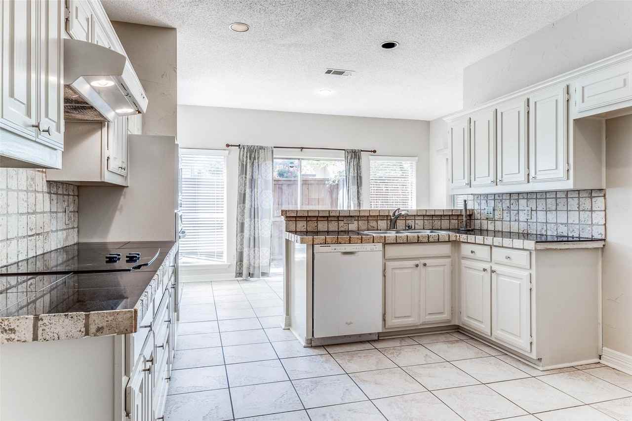 13902 Preston Valley Pl - Photo 5 of 12