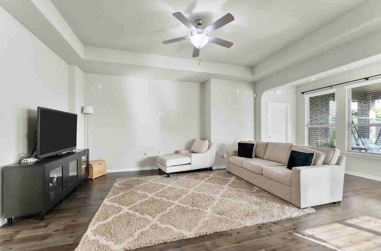 307 Acadia Ln - Photo 7 of 32