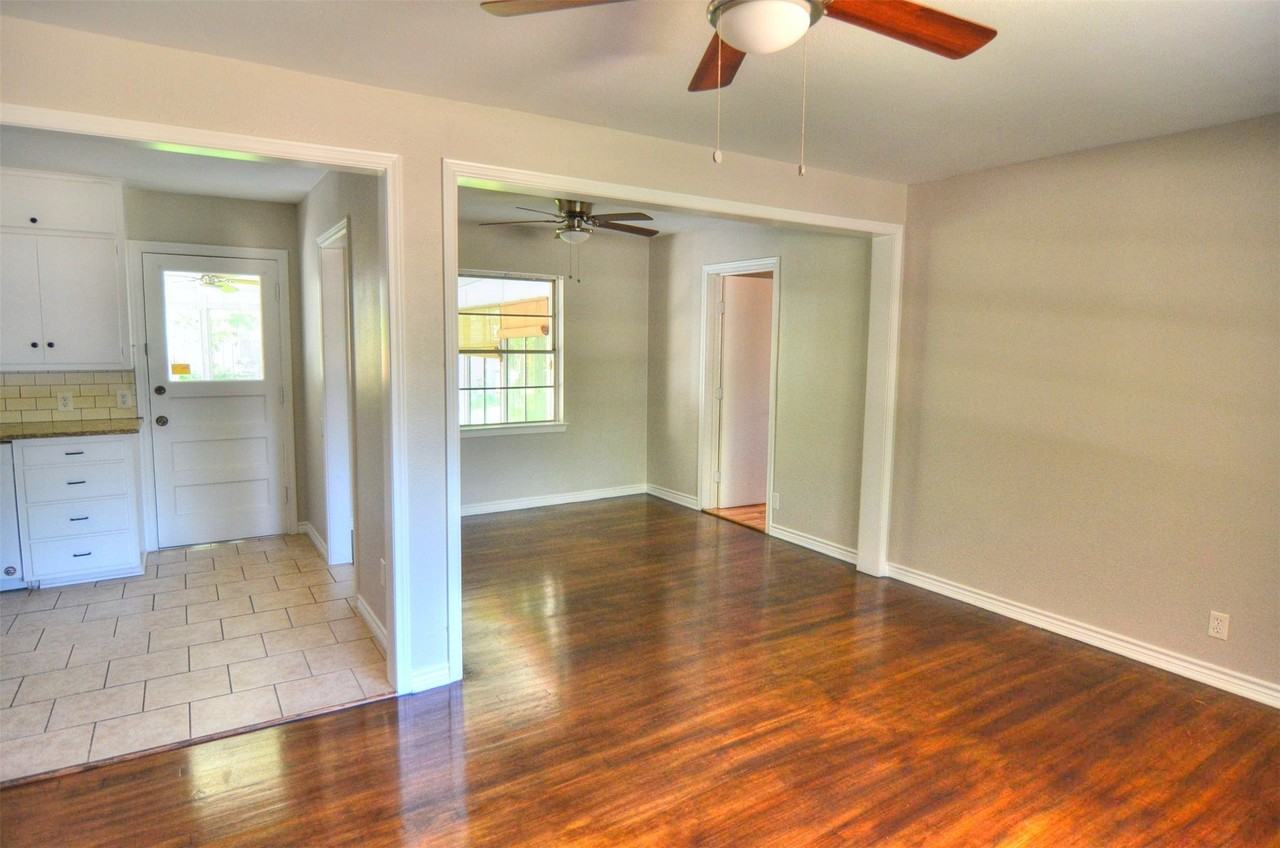 11015 Visalia Dr - Photo 3 of 10