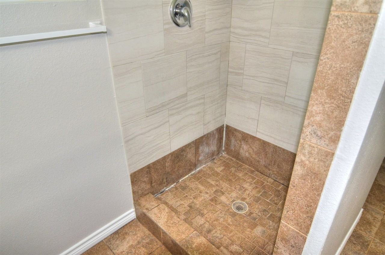 11015 Visalia Dr - Photo 6 of 10