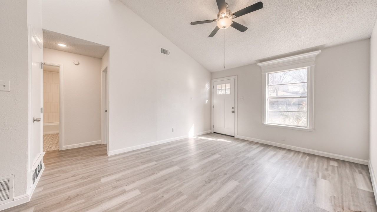 1014 Lynn St Apt A - Photo 5 of 16