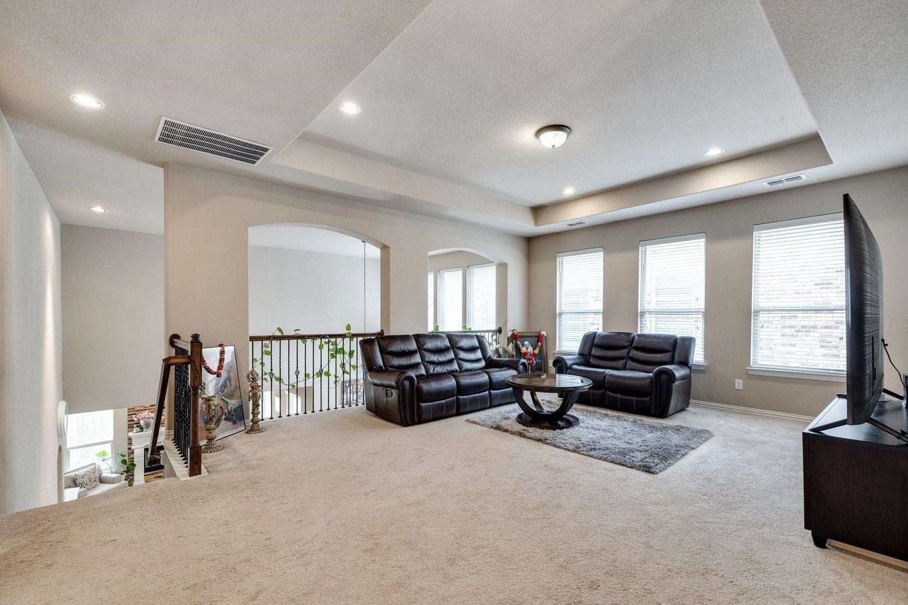 7148 Chelsea Dr - Photo 6 of 29