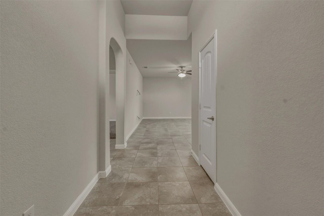 9528 Blaine Dr - Photo 5 of 27
