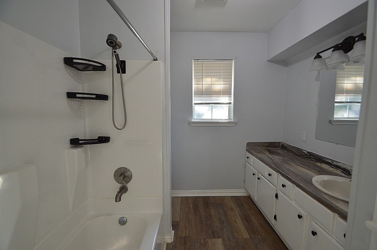 201 Kirk Ln - Photo 7 of 15