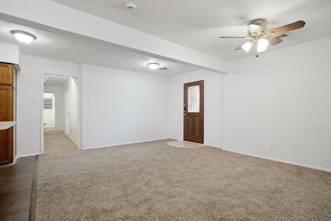 3110 Heather Ln - Photo 2 of 12