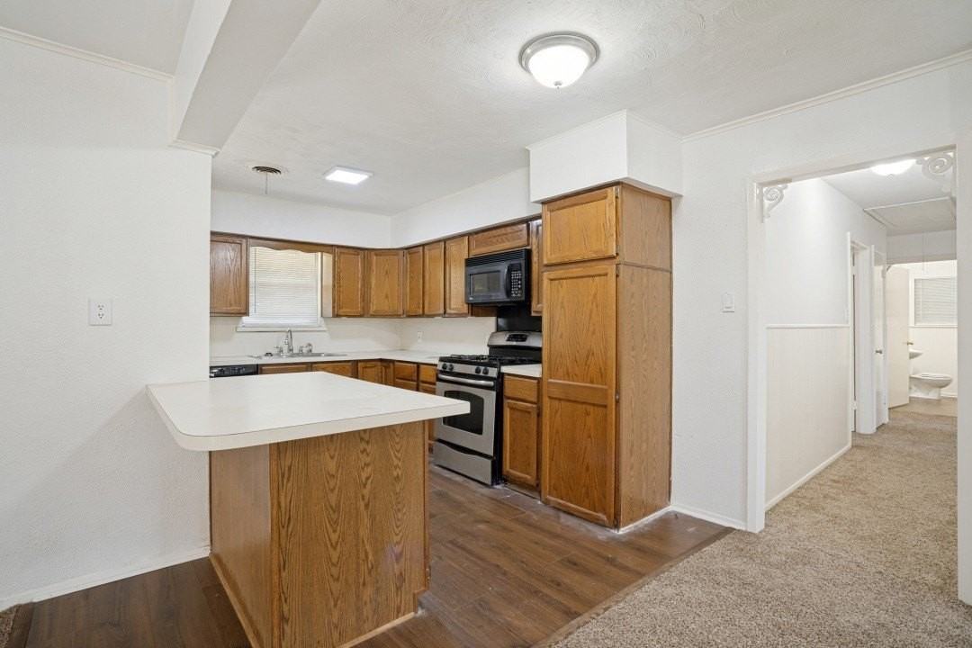 3110 Heather Ln - Photo 3 of 12