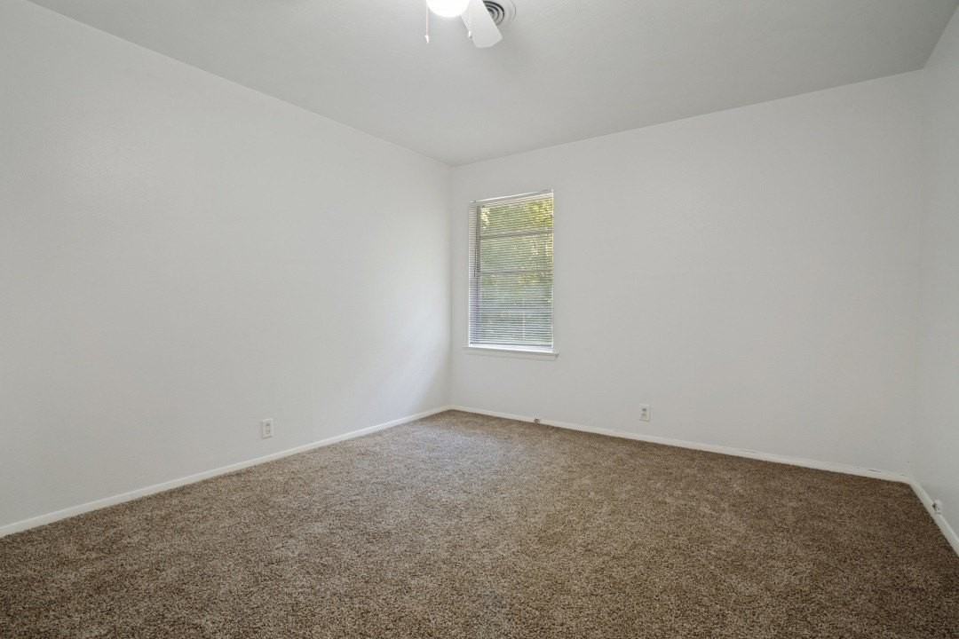 3110 Heather Ln - Photo 6 of 12