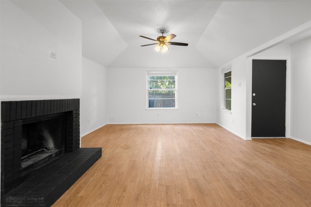 2806 Spring Valley Dr - Photo 5 of 23