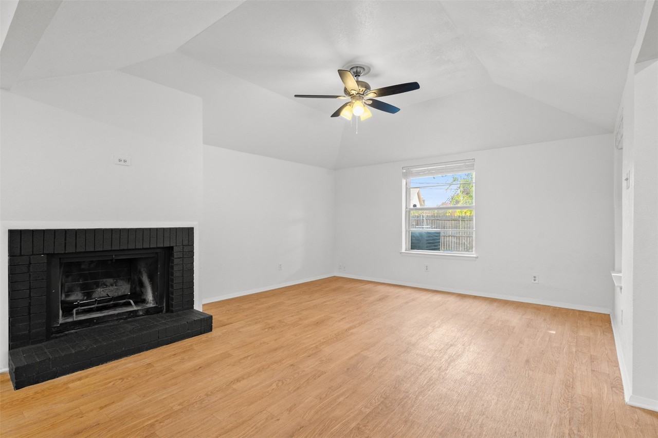 2806 Spring Valley Dr - Photo 7 of 23