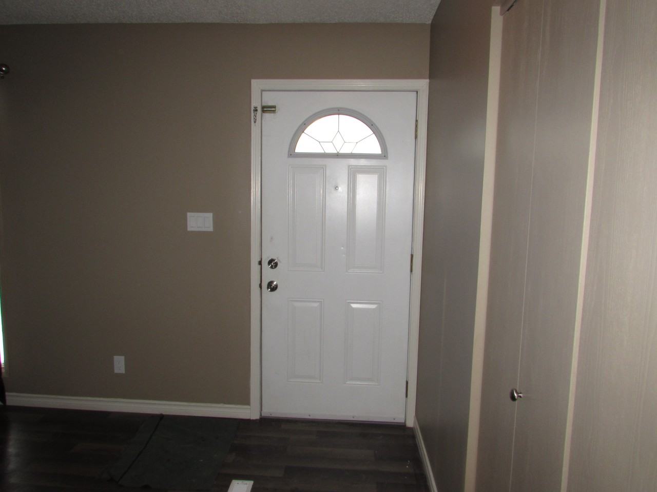 2603 43 St NW - Photo 2 of 29