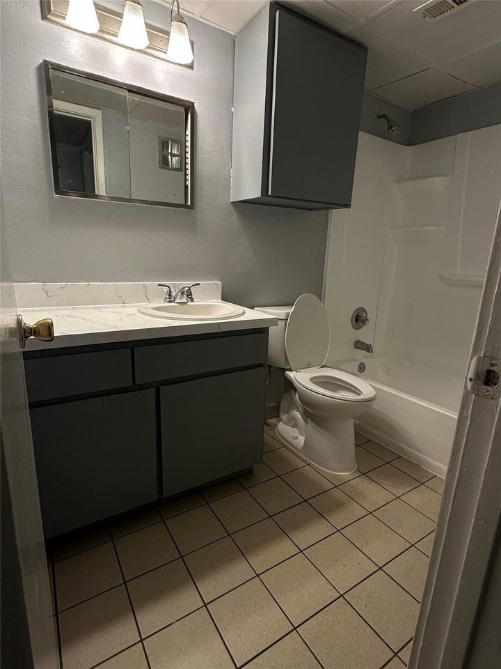 4317 Baldwin Ave #4318-201 - Photo 4 of 7