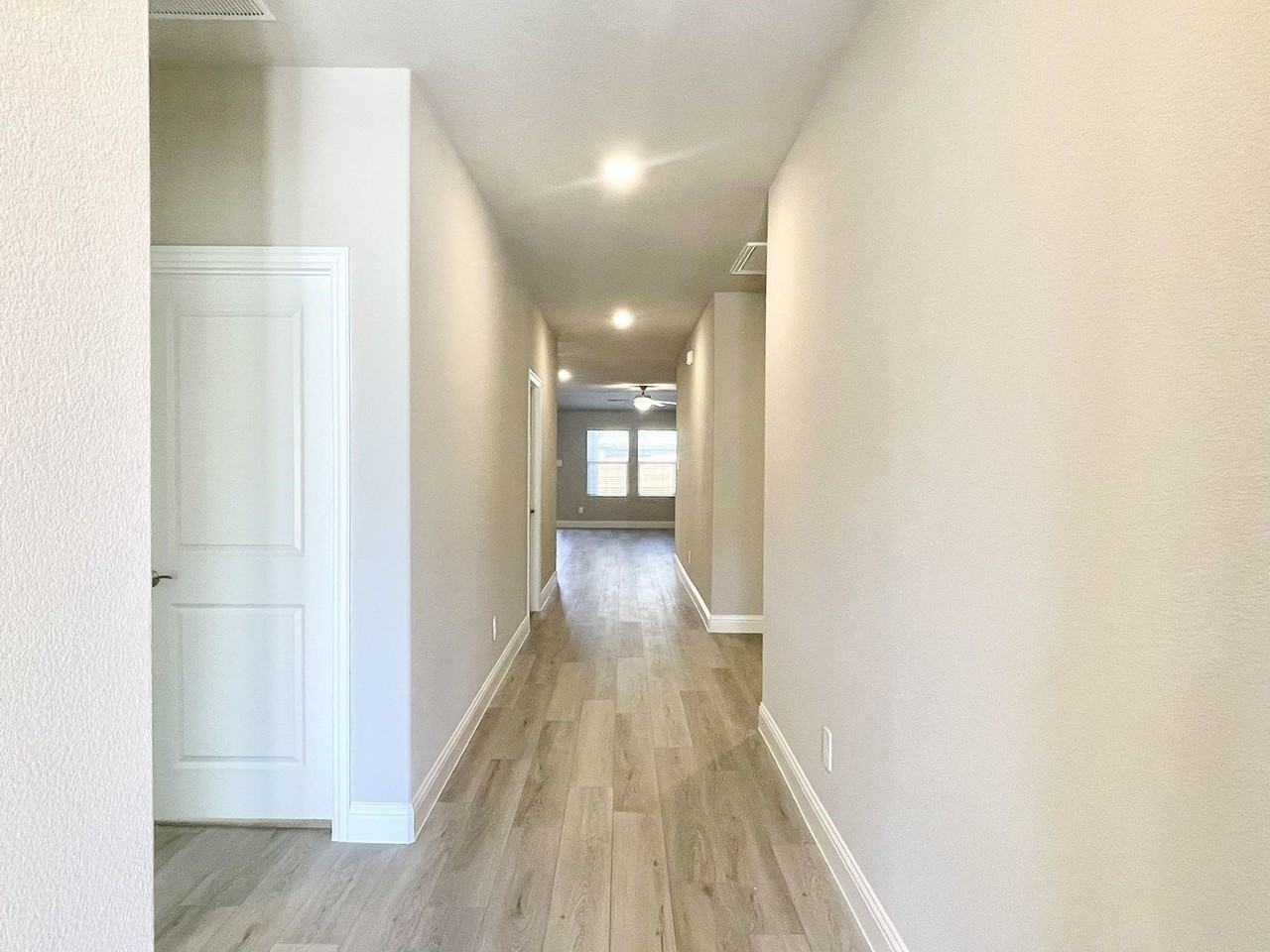 1203 Mahogany Dr - Photo 2 of 32