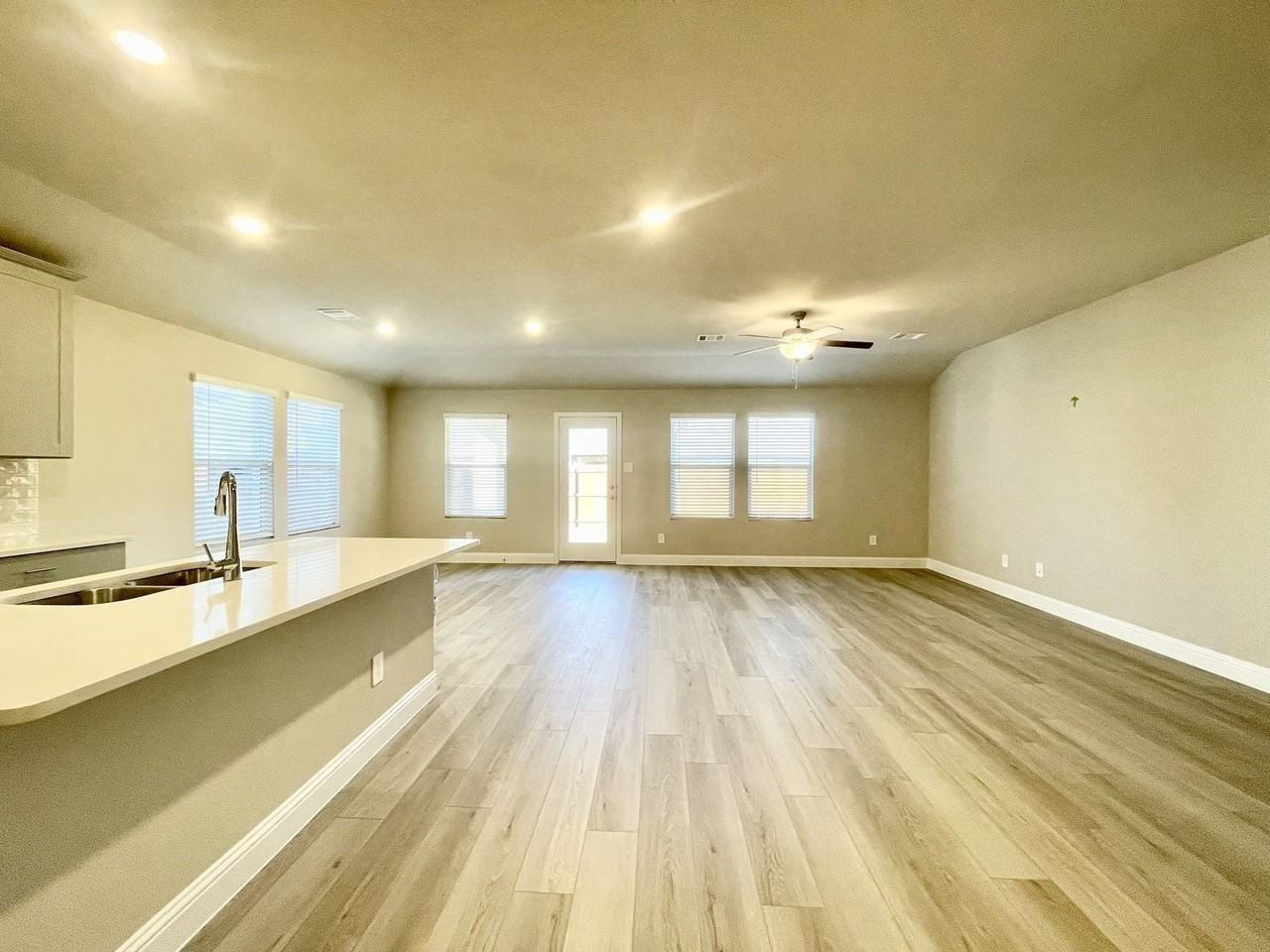 1203 Mahogany Dr - Photo 3 of 32