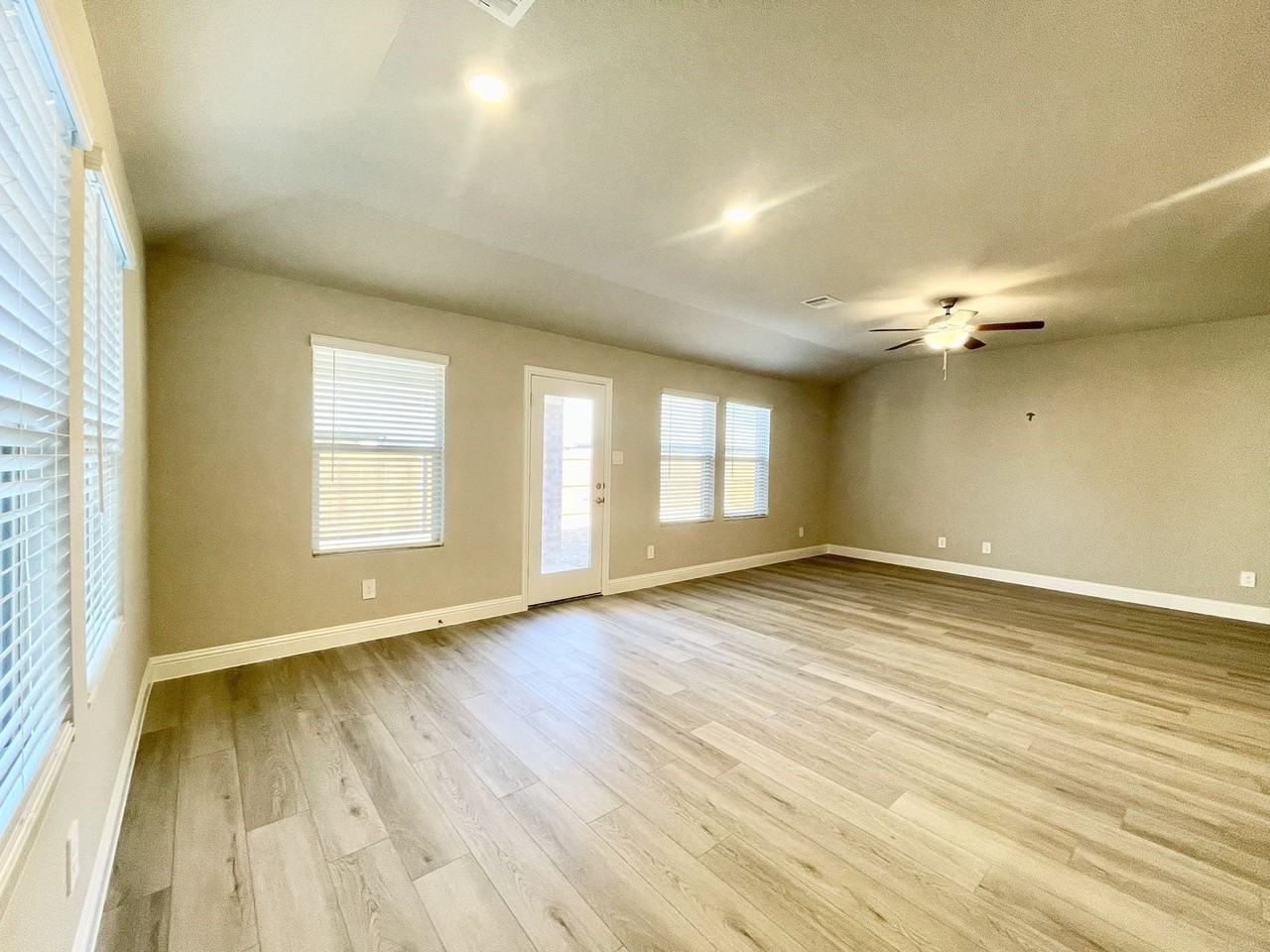 1203 Mahogany Dr - Photo 7 of 32