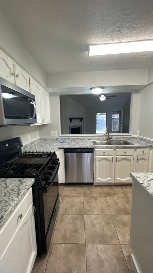 4413 Ocean Reef - Photo 3 of 21