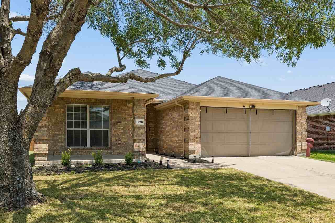3216 Overstreet Ln - Photo 2 of 25