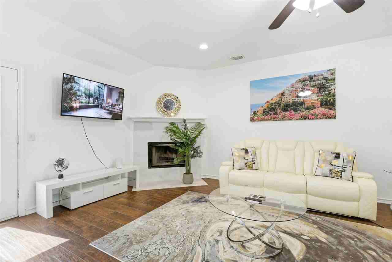 1507 River Hill Dr - Photo 2 of 21