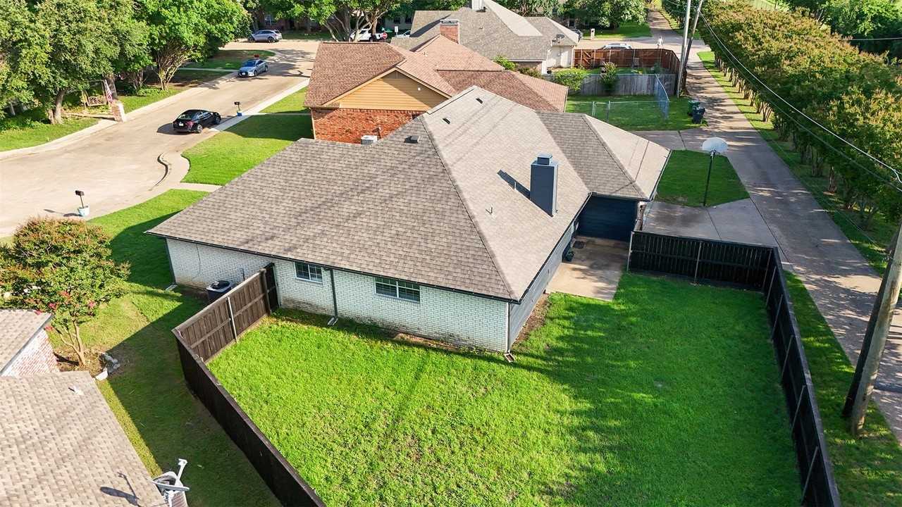 1507 River Hill Dr - Photo 7 of 21