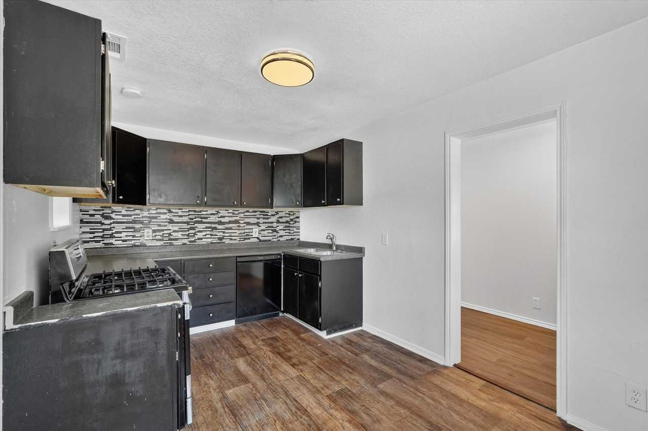 815 Wilson Dr - Photo 5 of 29