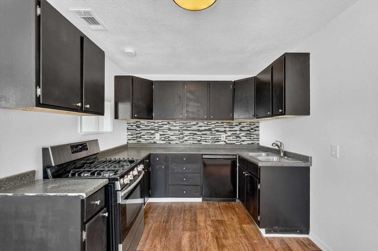 815 Wilson Dr - Photo 6 of 29
