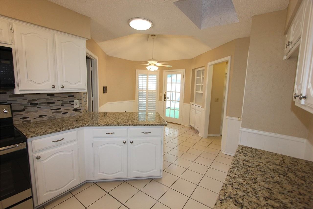 3504 Hilltop Ln - Photo 4 of 11