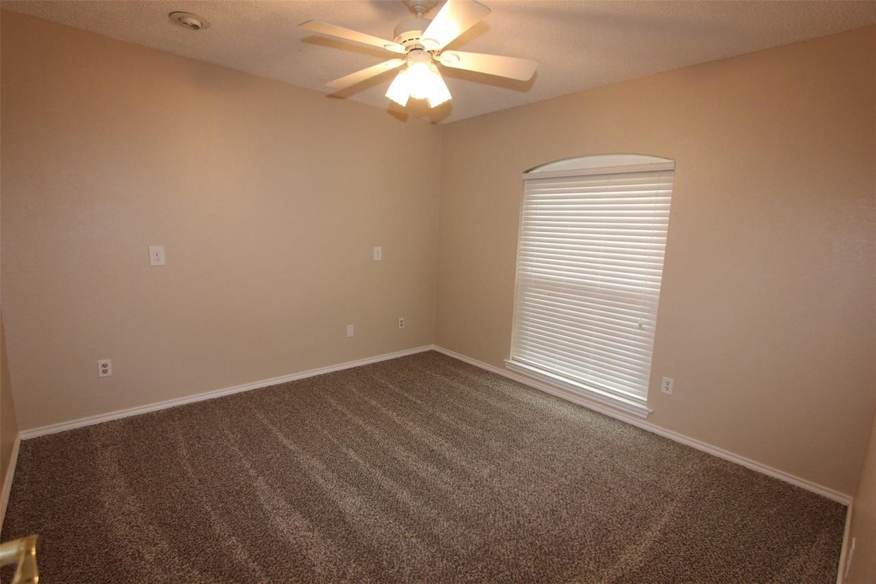 3504 Hilltop Ln - Photo 7 of 11