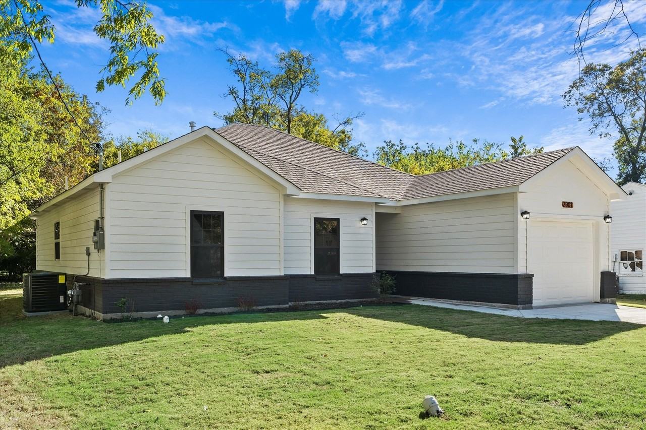 3907 Simonds St - Photo 2 of 29