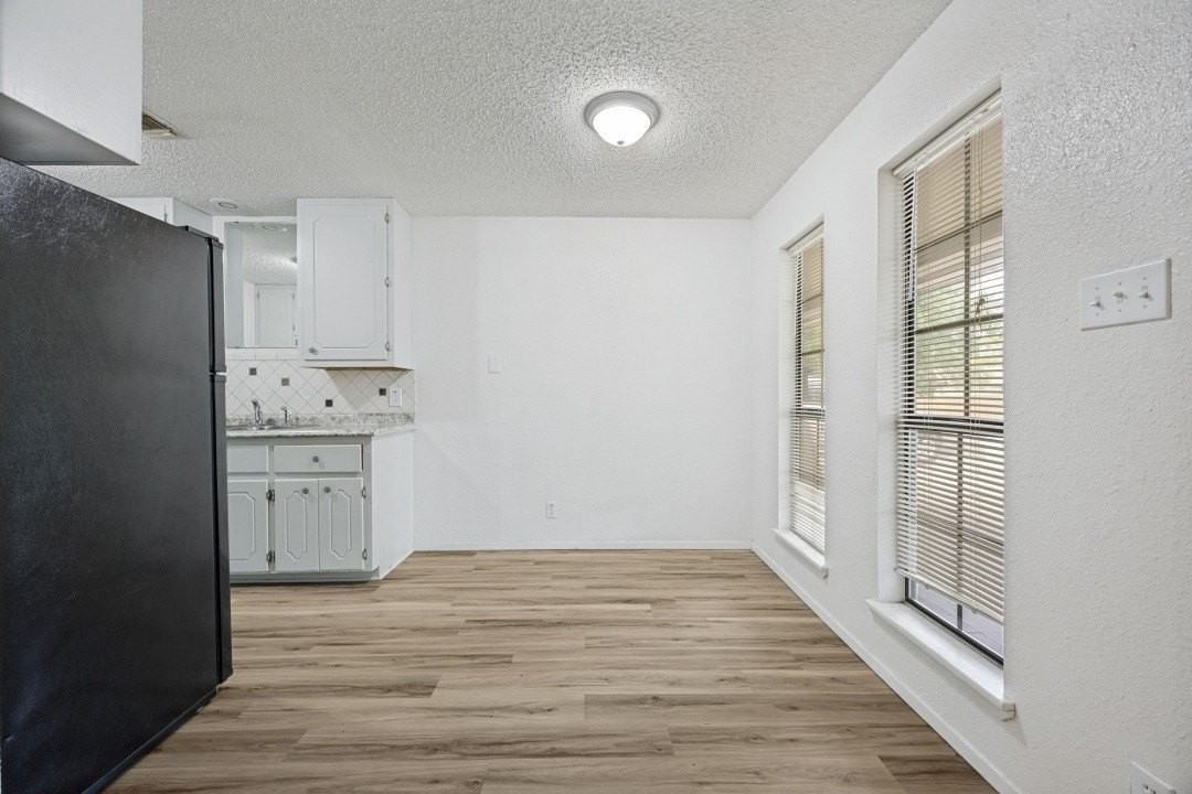 808 W Belden St #806 - Photo 4 of 12