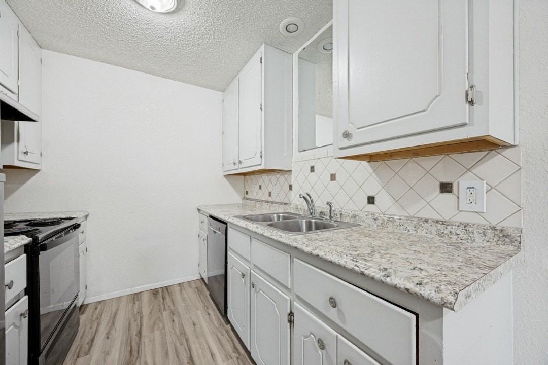 808 W Belden St #806 - Photo 6 of 12
