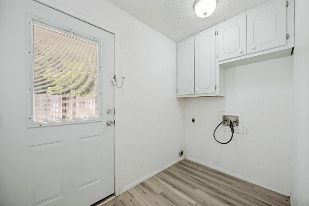 808 W Belden St #806 - Photo 7 of 12
