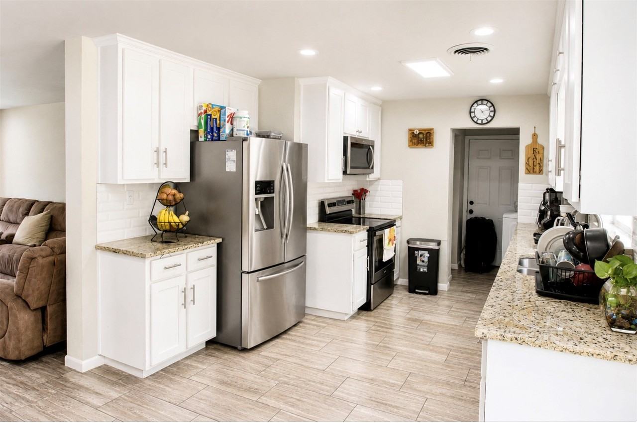 8408 Monmouth Dr - Photo 4 of 10