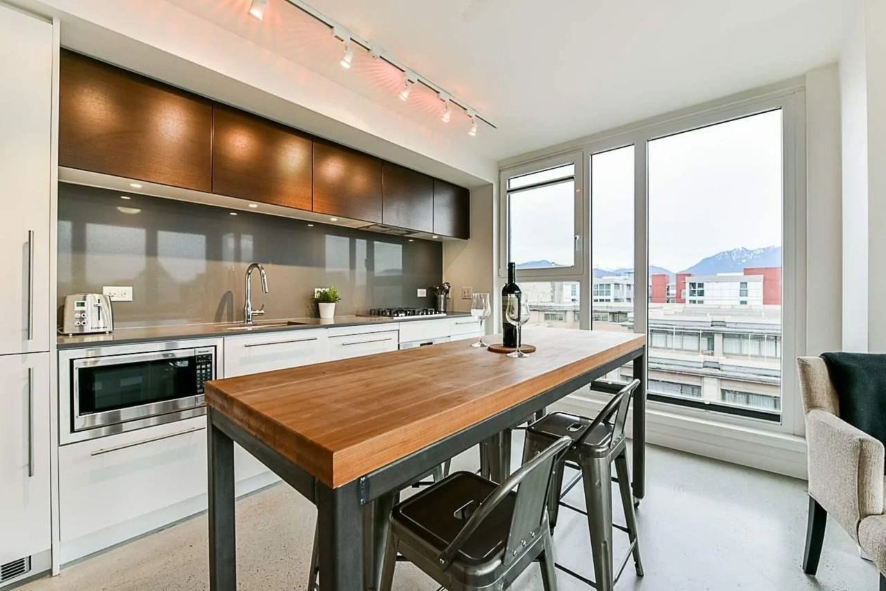150 E Cordova St - Photo 2 of 11