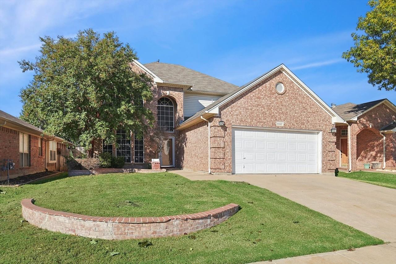 8837 Sunset Trace Dr - Photo 2 of 28