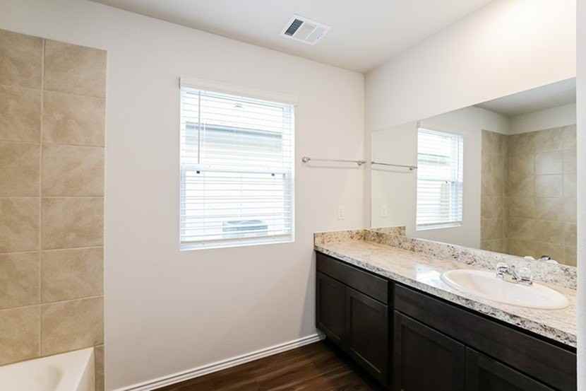508 Woodhouse Way - Photo 6 of 12
