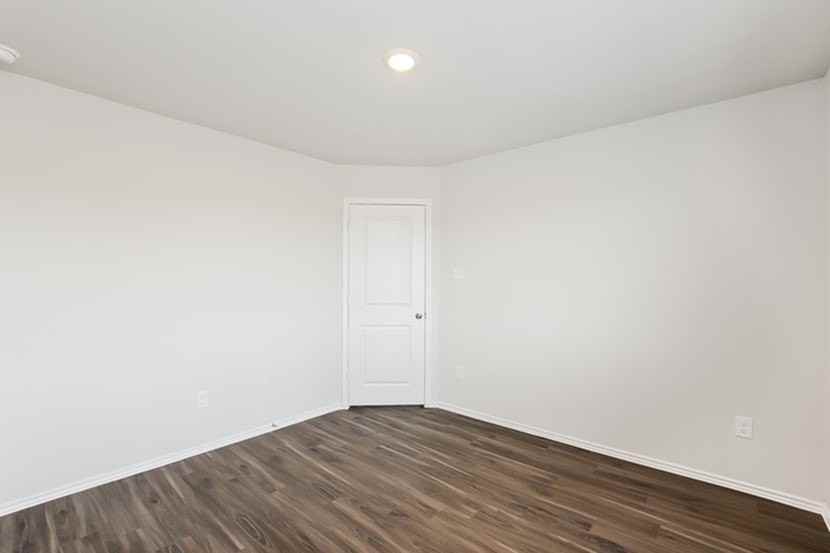 508 Woodhouse Way - Photo 7 of 12