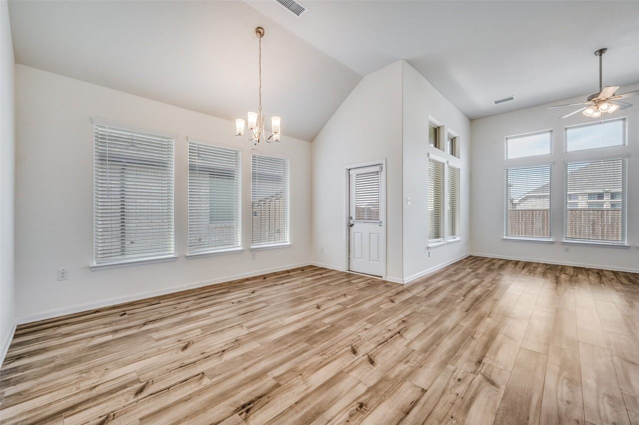 16309 Garden Dr - Photo 3 of 25