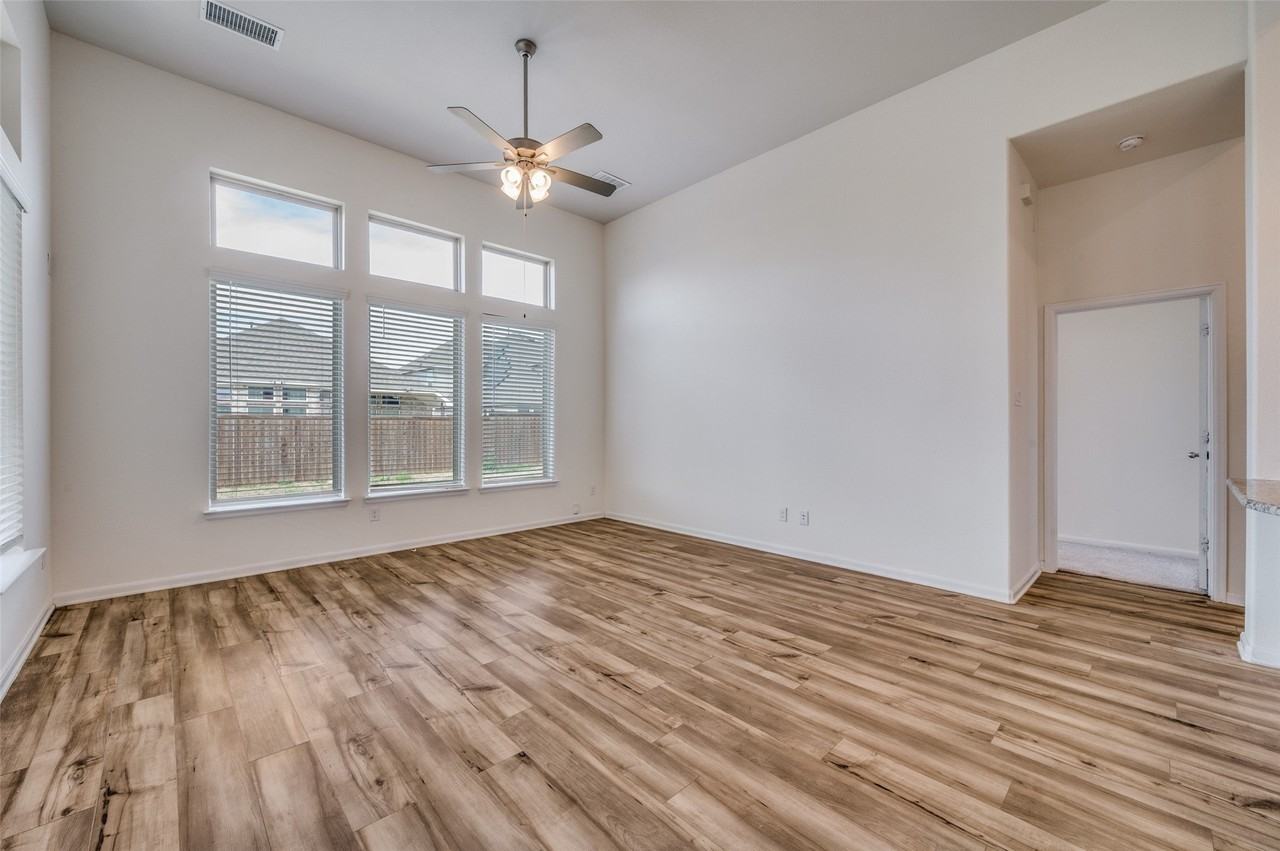 16309 Garden Dr - Photo 5 of 25