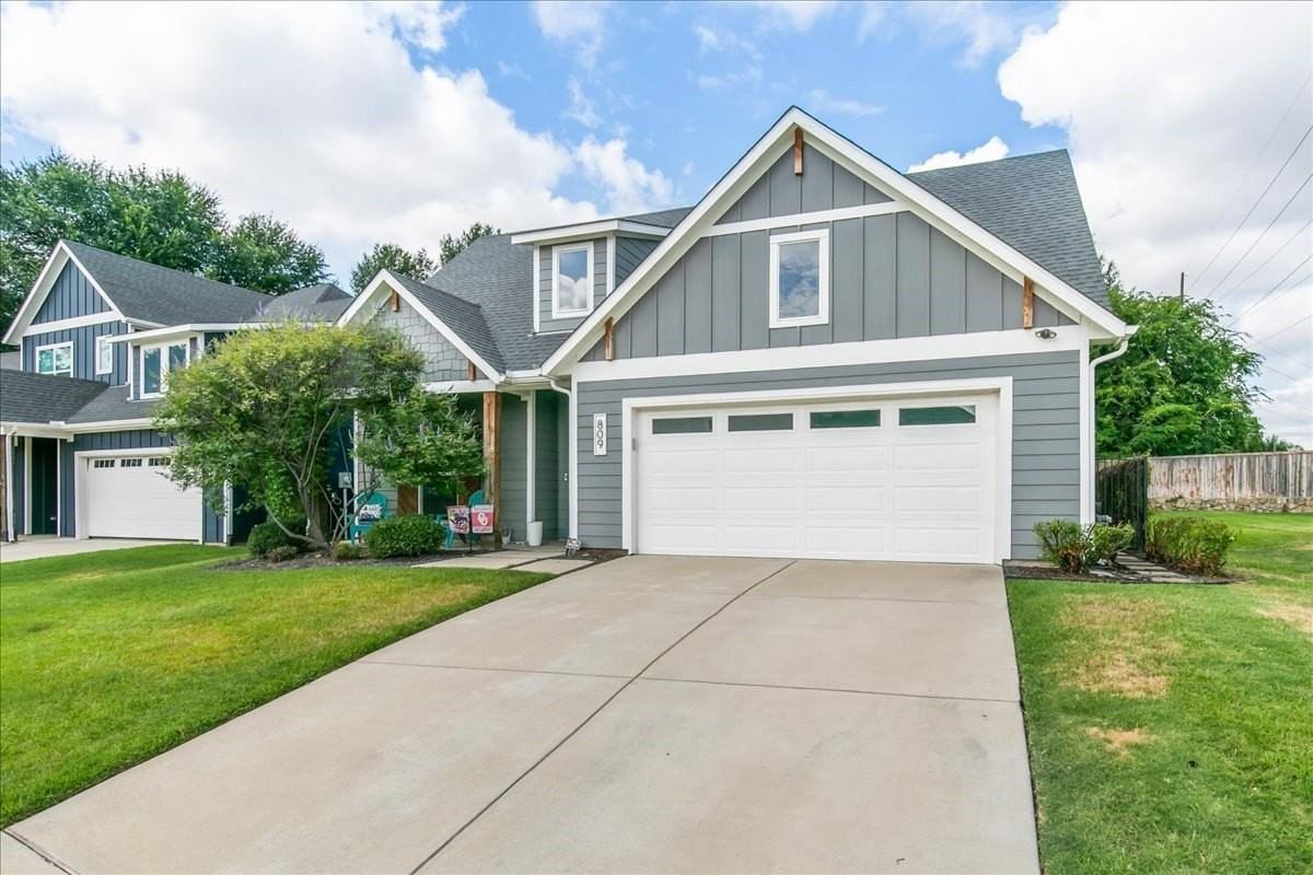 809 Meadow Bend Loop S - Photo 3 of 31