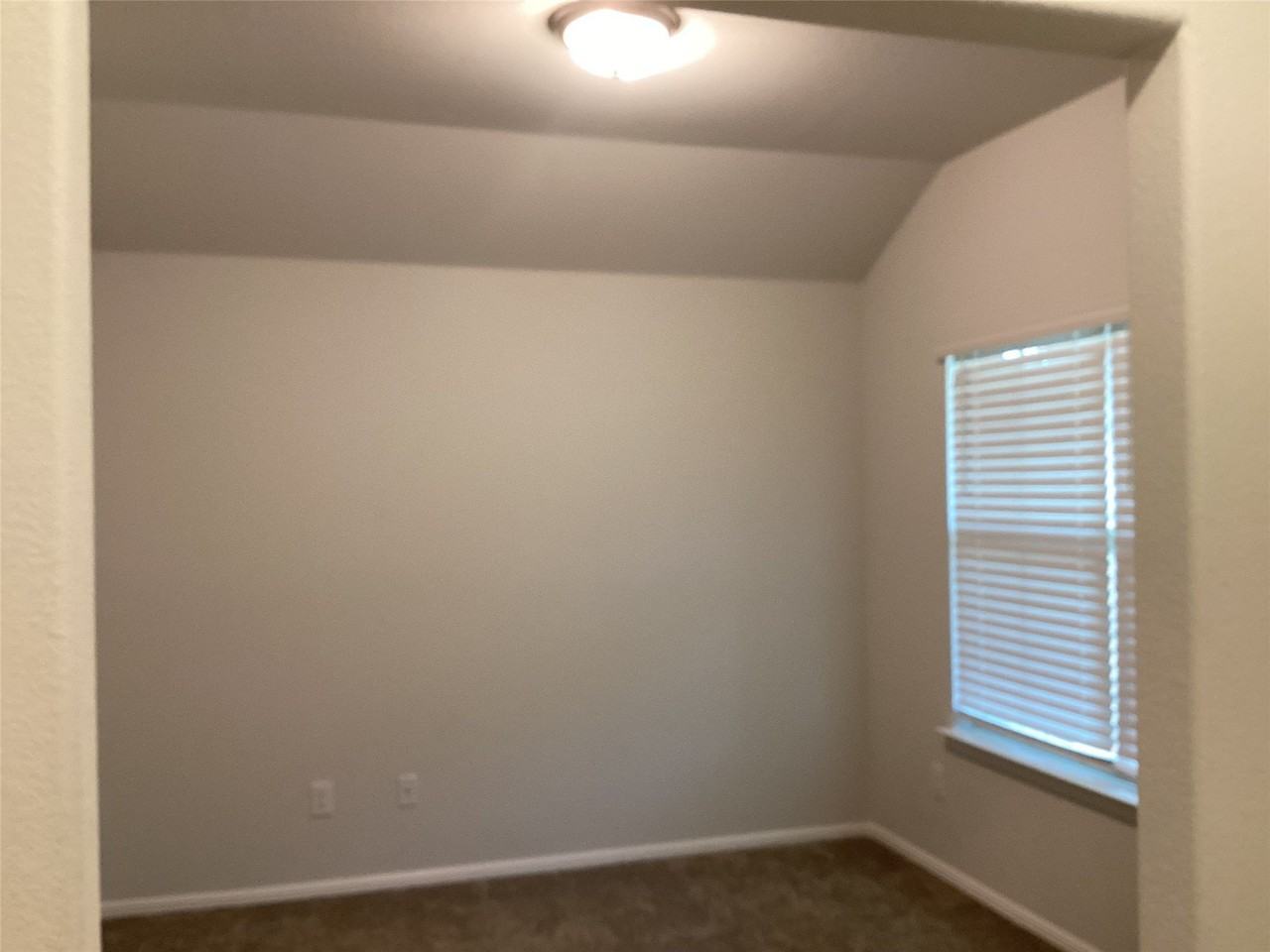 9104 Herringbone Dr - Photo 3 of 18