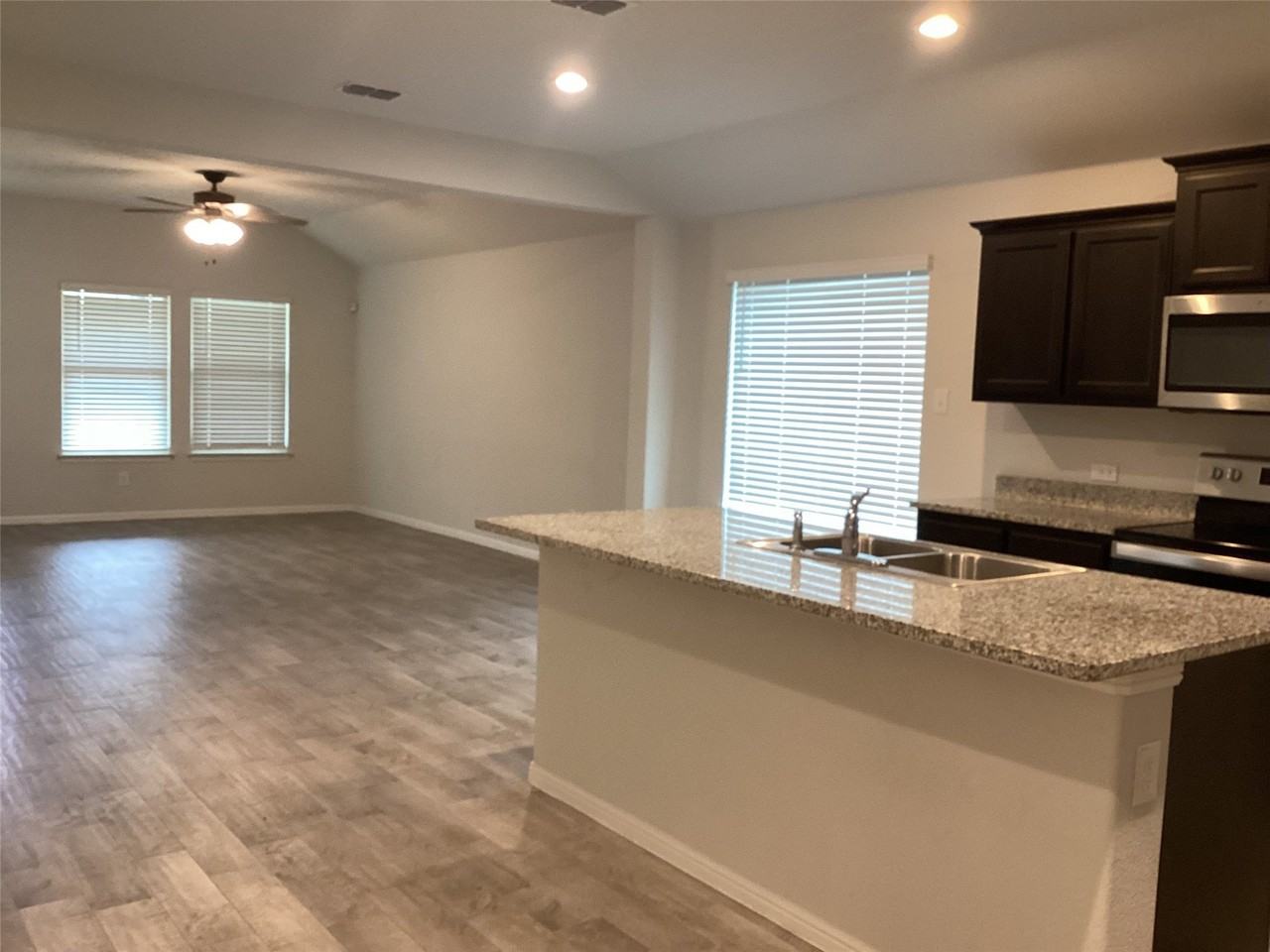9104 Herringbone Dr - Photo 6 of 18
