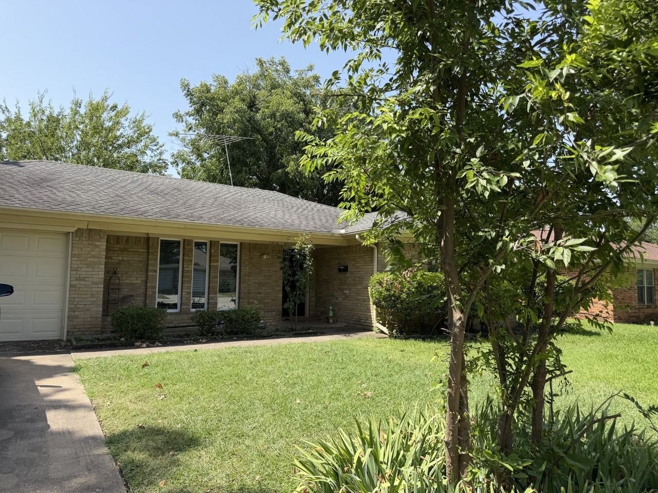 1212 Linden Dr - Photo 2 of 18