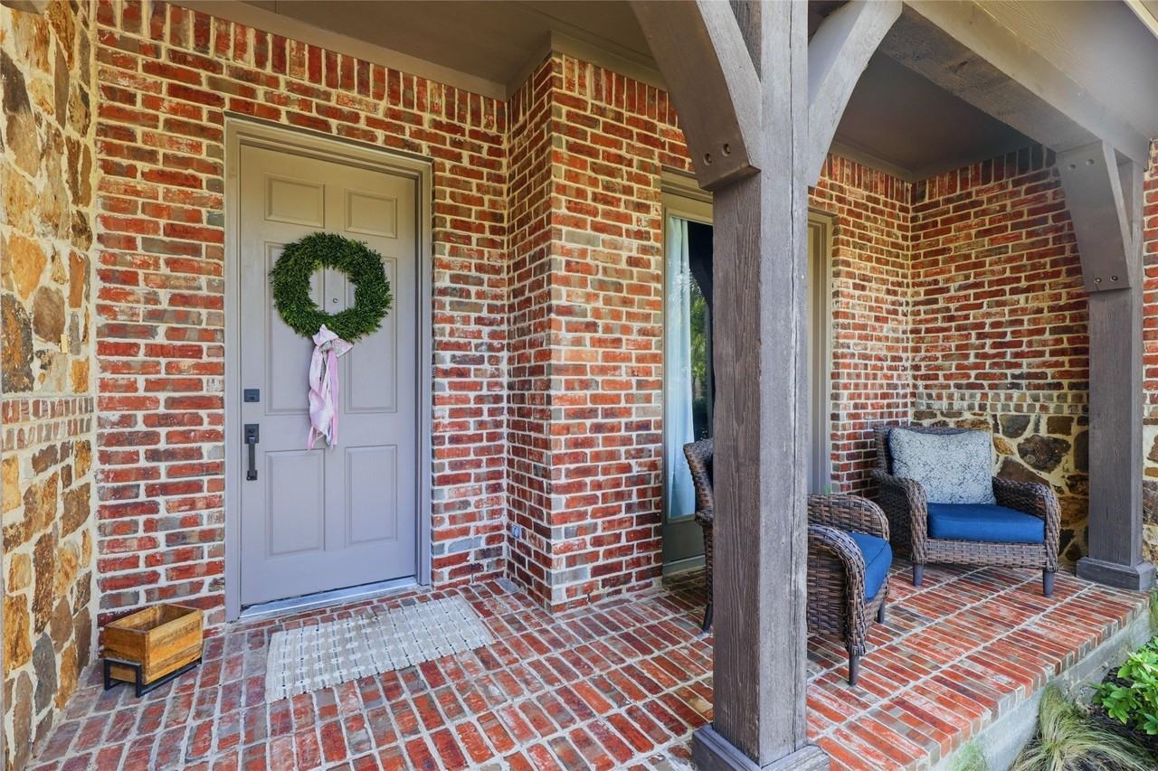 15138 Woodbluff Dr - Photo 2 of 22