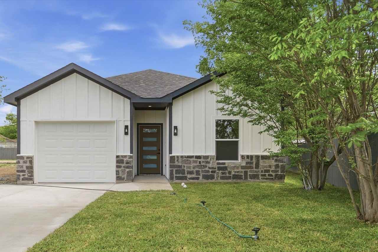 1613 Se Park Rd - Photo 2 of 25