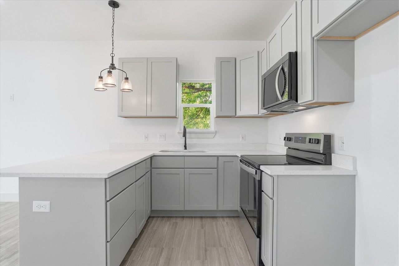 1613 Se Park Rd - Photo 4 of 25