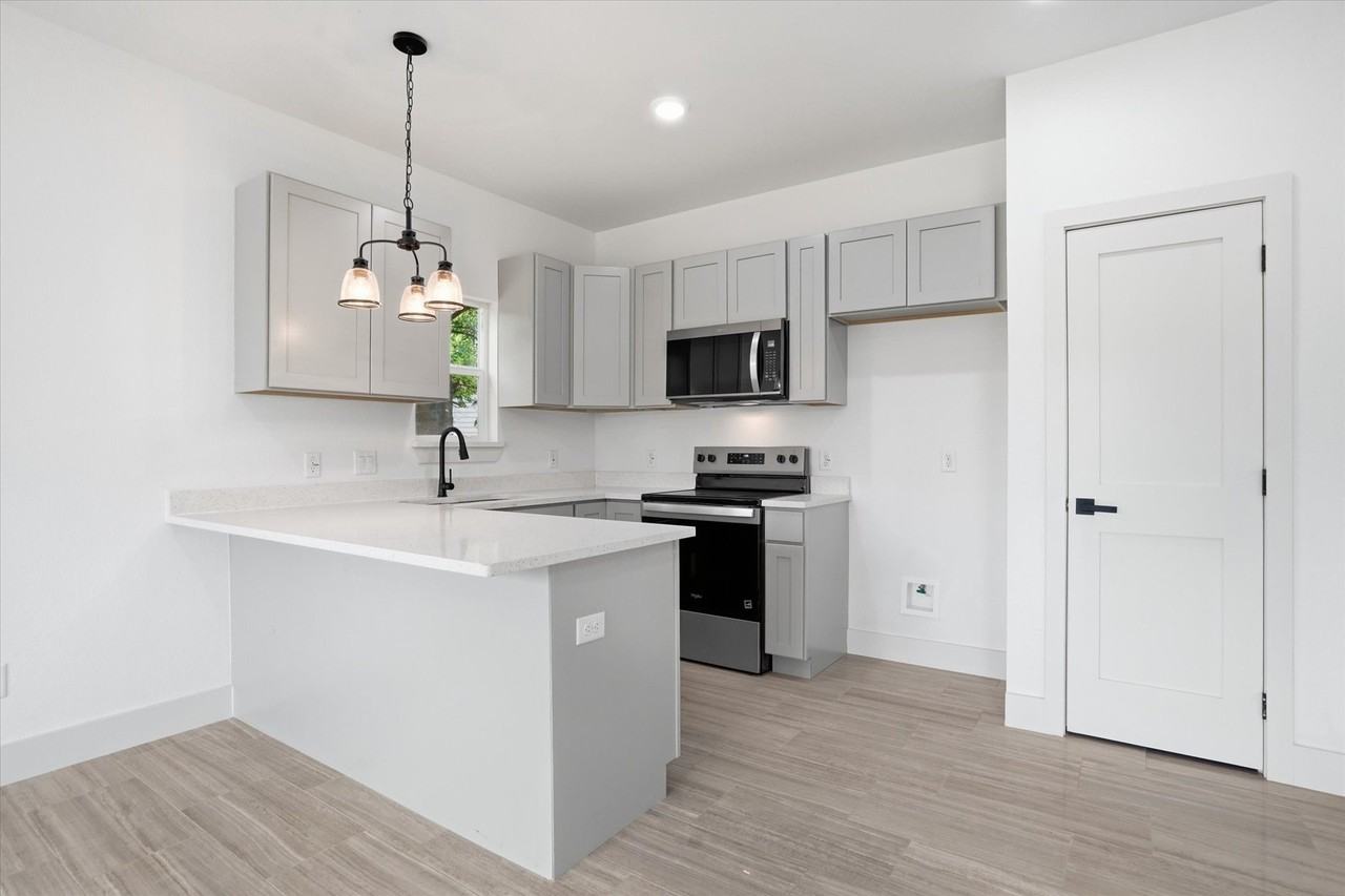 1613 Se Park Rd - Photo 5 of 25