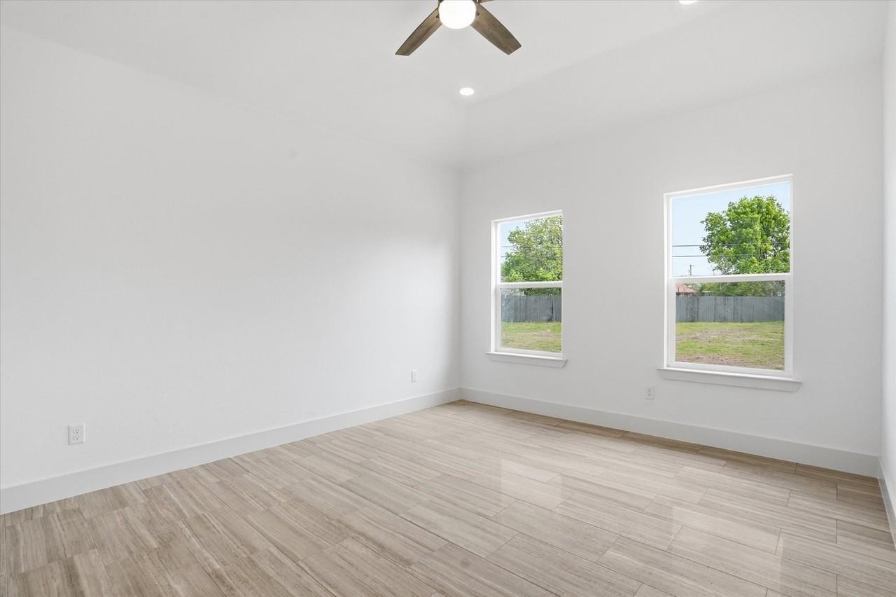 1613 Se Park Rd - Photo 6 of 25