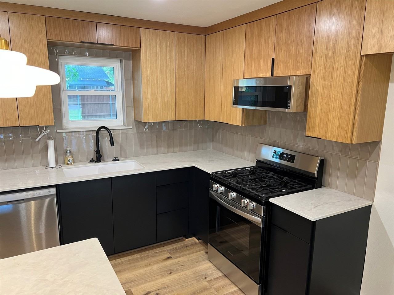 607 Cain St - Photo 5 of 25