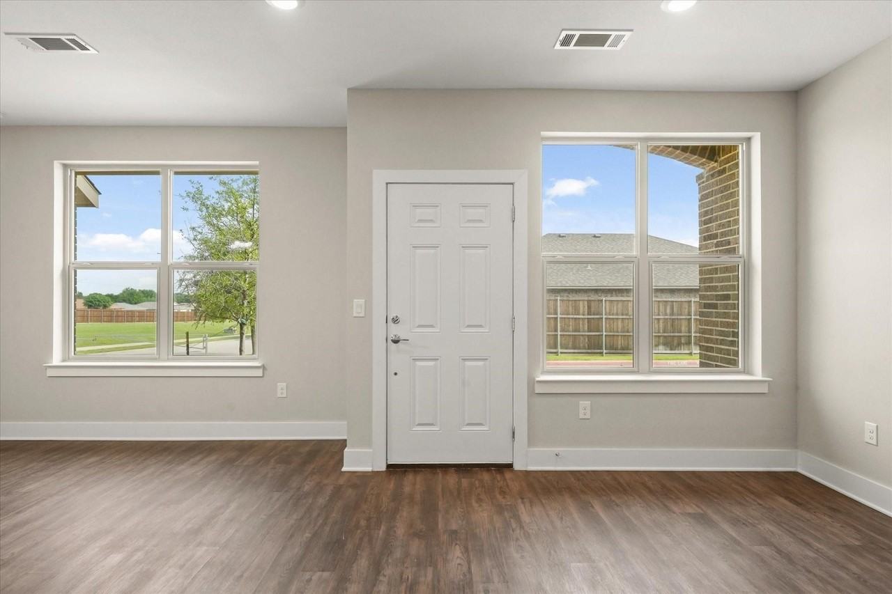 3409 Aaron Pl - Photo 3 of 26