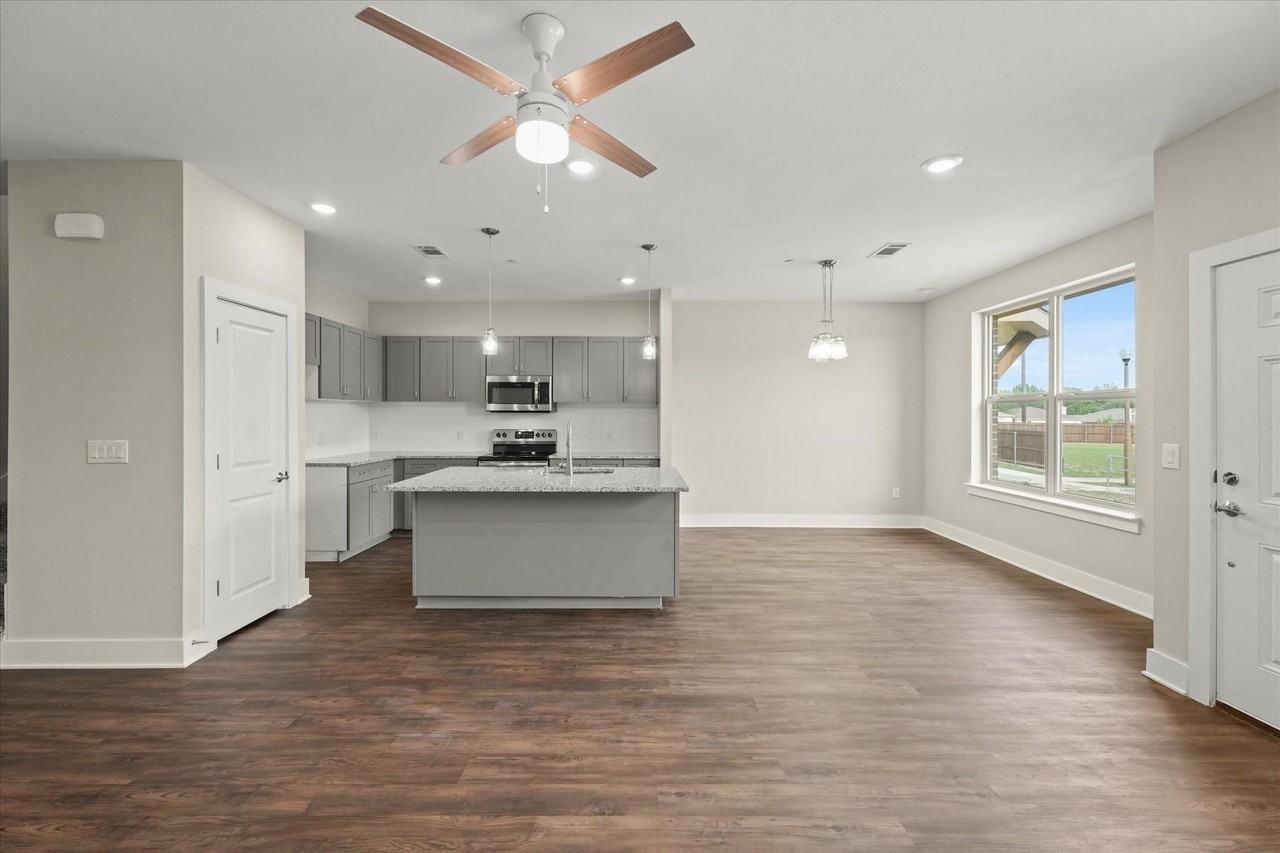 3409 Aaron Pl - Photo 7 of 26